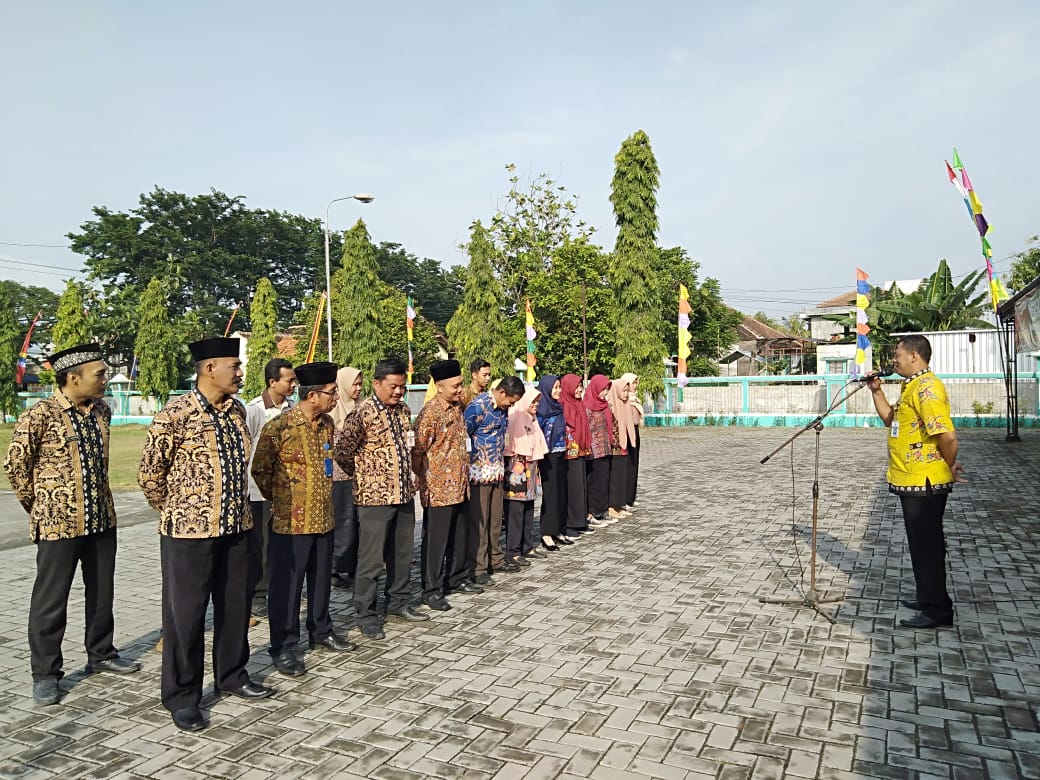 Giat Rutin : Apel Bersama Sekdes & OPD di Lingkungan Kecamatan