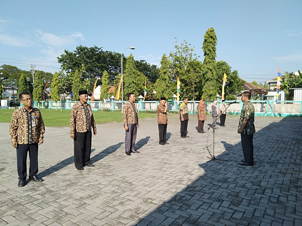 Giat Rutin : Tetap Apel tetapi Jaga Jarak
