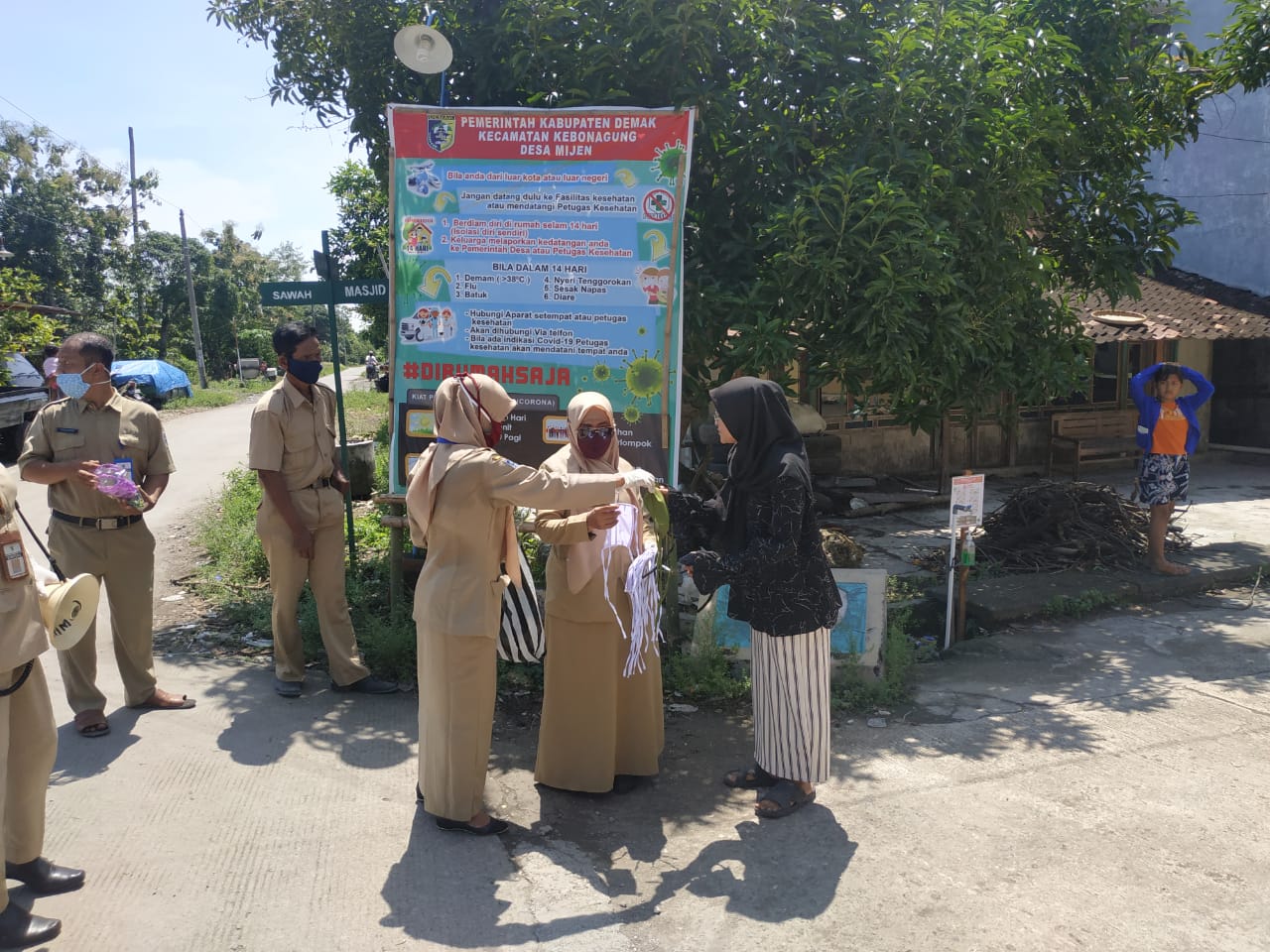 Pembagian Masker Oleh DINPORA Kab Demak