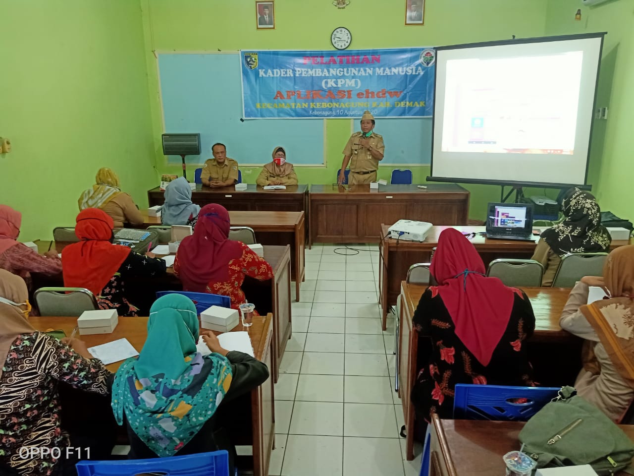 Camat Kebonagung Membuka Pelatihan Aplikasi e-HDW