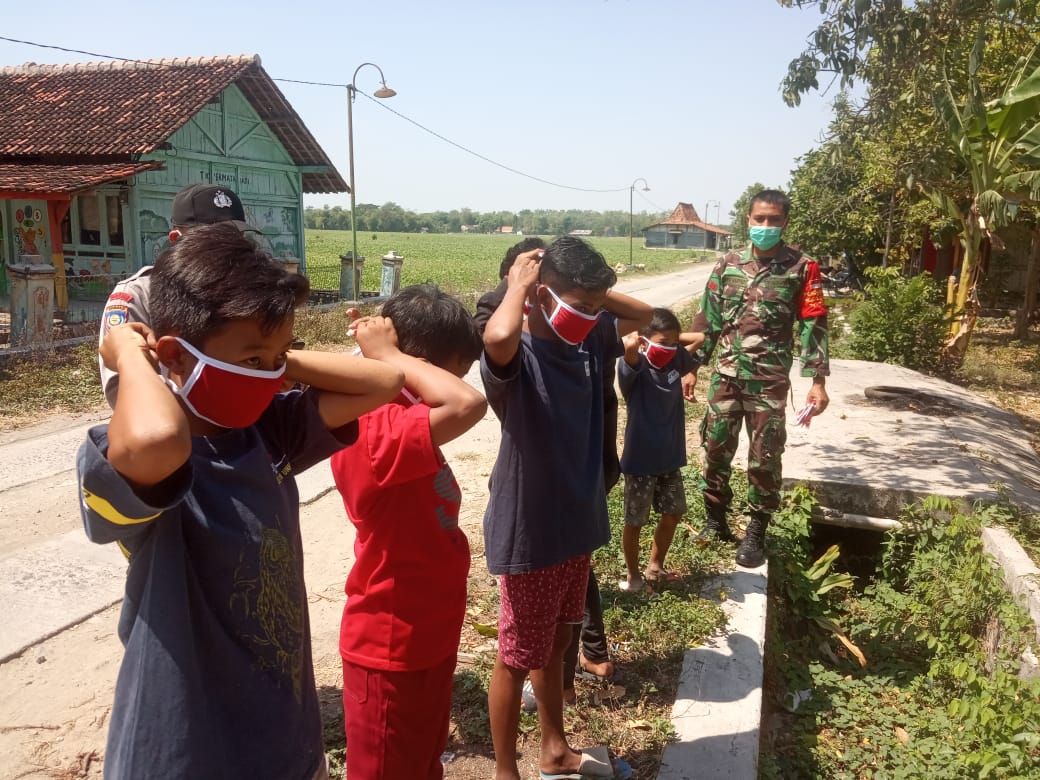 Edukasi dan Penegakan Disiplin Protokol Kesehatan Covid-19 di Desa Prigi